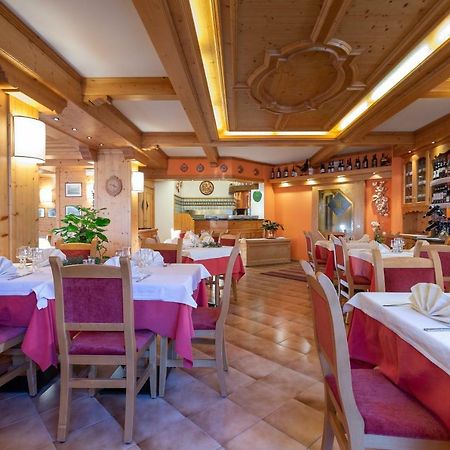 Hotel I Rododendri วัลฟูร์วา ภายนอก รูปภาพ