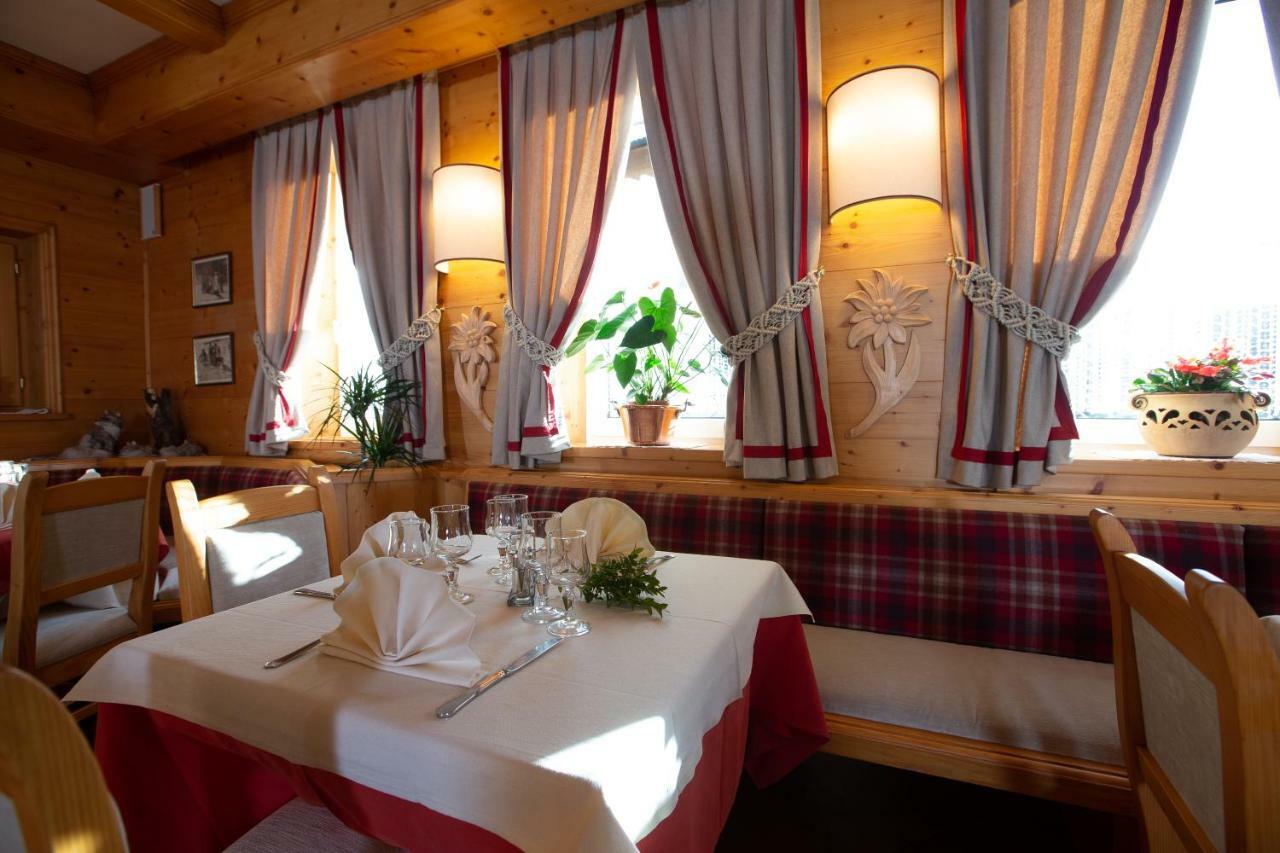 Hotel I Rododendri วัลฟูร์วา ภายนอก รูปภาพ